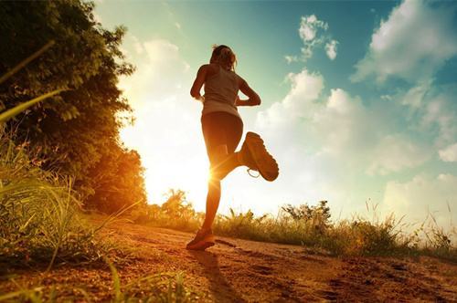 運動小白不(bù)用愁，這(zhè)五招燃脂運動幫你瘦 